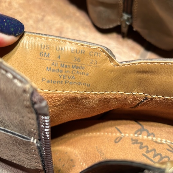 Natural Soul Gray & Black Booties - Picture 8 of 11